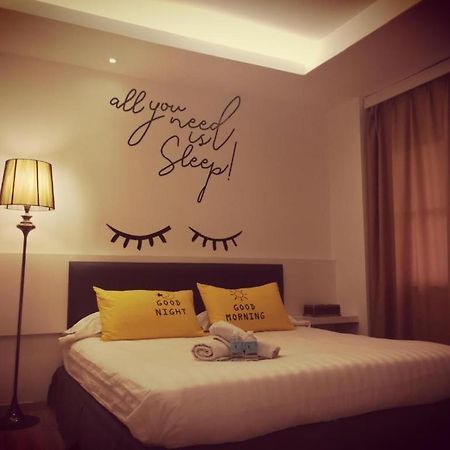 Hotel Zamburger Plaza Mahkota Malacca Luaran gambar