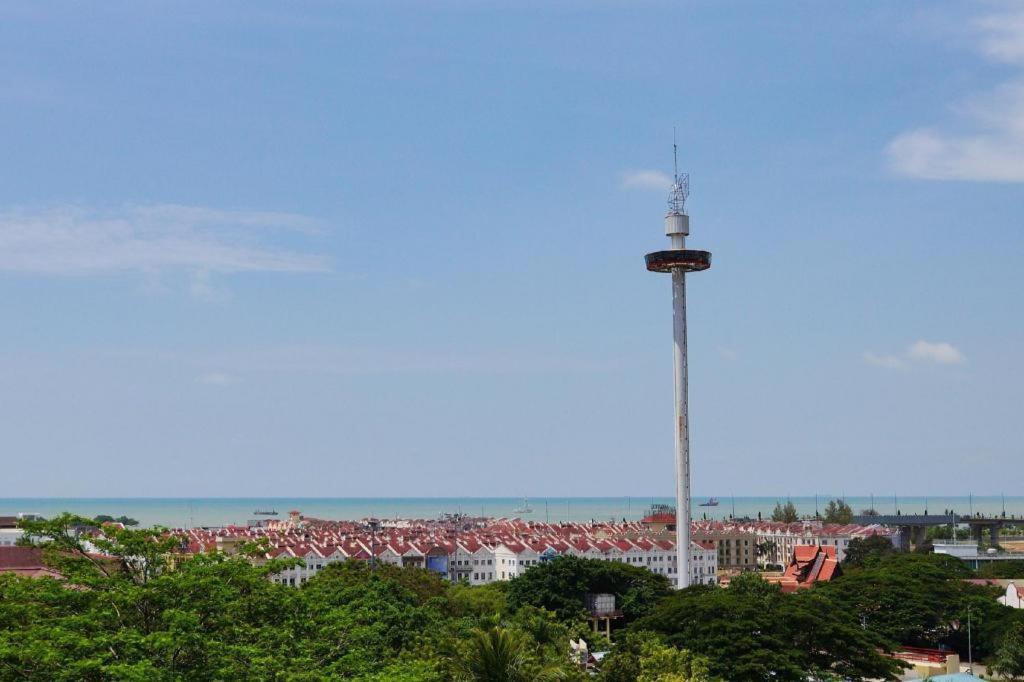 Hotel Zamburger Plaza Mahkota Malacca Luaran gambar