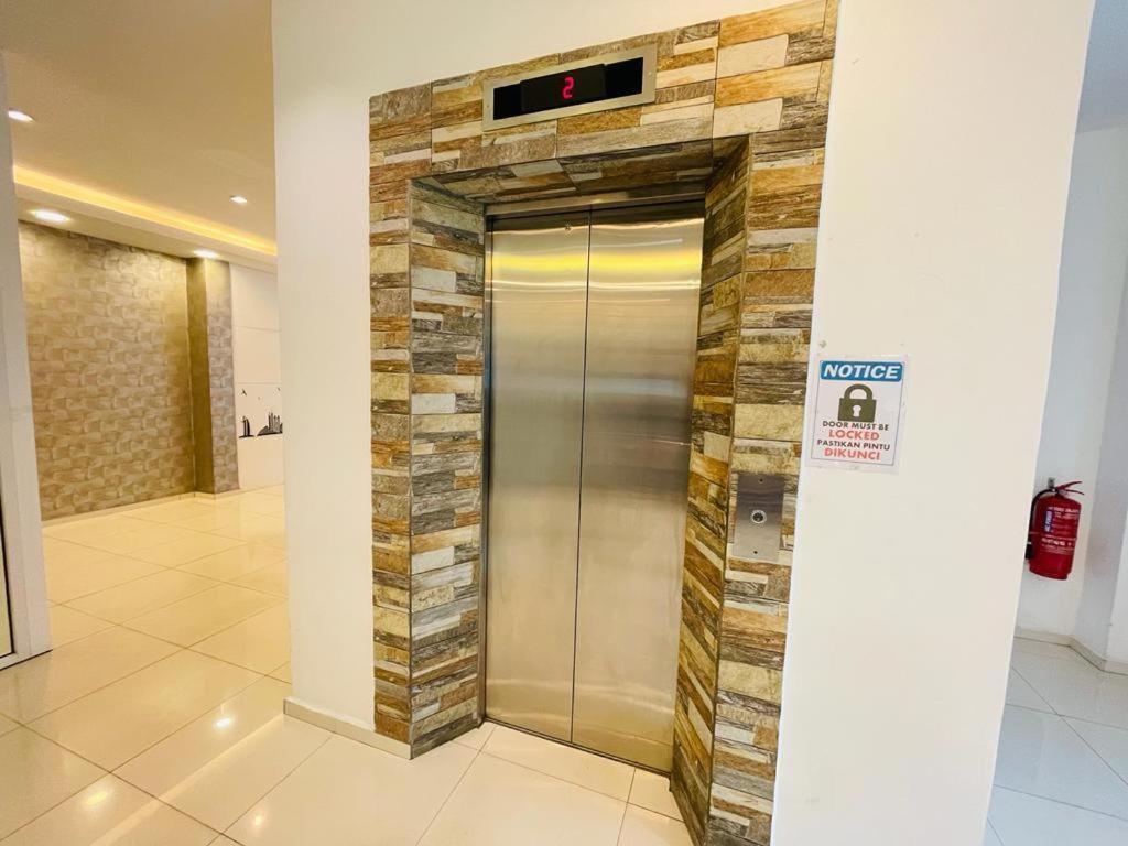 Hotel Zamburger Plaza Mahkota Malacca Luaran gambar