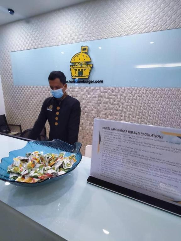 Hotel Zamburger Plaza Mahkota Malacca Luaran gambar