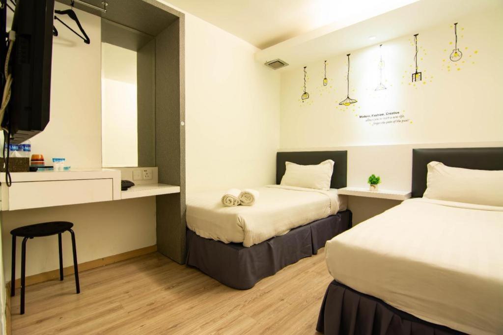 Hotel Zamburger Plaza Mahkota Malacca Luaran gambar