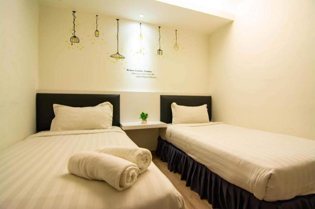 Hotel Zamburger Plaza Mahkota Malacca Luaran gambar