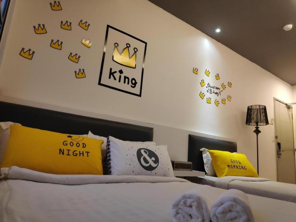 Hotel Zamburger Plaza Mahkota Malacca Luaran gambar