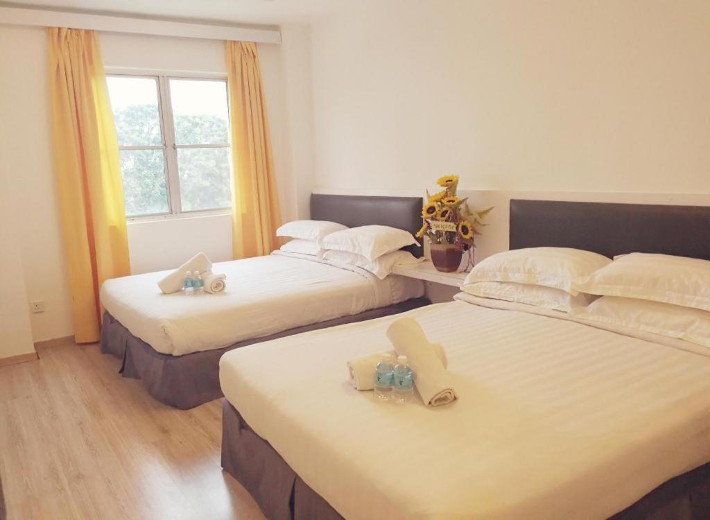Hotel Zamburger Plaza Mahkota Malacca Luaran gambar